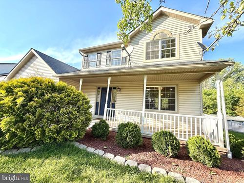 6081 Long Pond Dr, BIRDSBORO, PA, 19508-8844 | Card Image