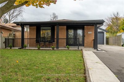 100 Boston Cres, House other with 3 bedrooms, 2 bathrooms and 4 parking in Hamilton ON | Image 1