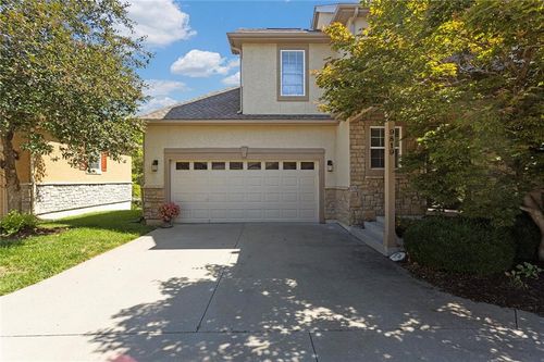 9819 Nieman Pl, Overland Park, KS, 66214-2597 | Card Image