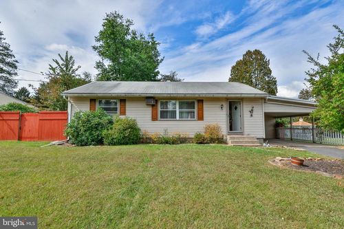 1360 Toboggan Trl, Easton, PA, 18040-1170 | Card Image