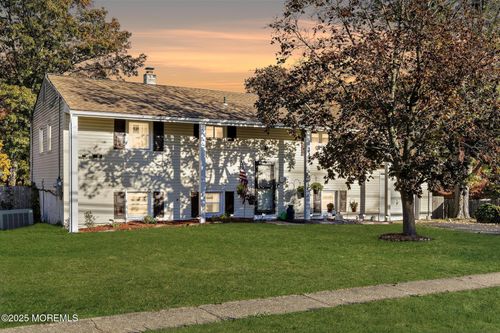 28 Salem Hill Rd, Howell, NJ, 07731-1834 | Card Image