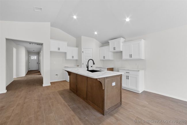 6517 S Butternut Ave, House other with 4 bedrooms, 2 bathrooms and null parking in Broken Arrow OK | Image 5