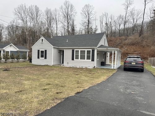 13 Us Highway 46, Columbia, NJ, 07832-2313 | Card Image