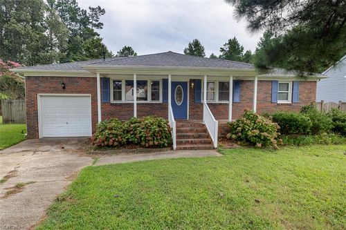 1104 Washington Dr, Chesapeake, VA, 23322-7551 | Card Image