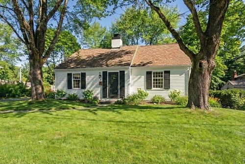 2 Woodbine Ln, Hingham, MA, 02043-2006 | Card Image