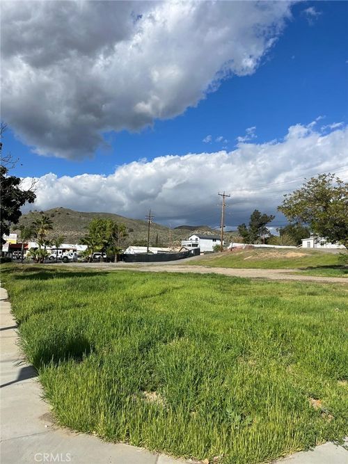 402 N. Main, Lake Elsinore, CA, 92530 | Card Image