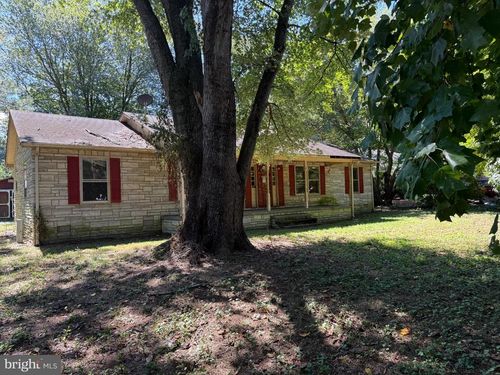 192 E Banbury Rd, Tappahannock, VA, 22560-5244 | Card Image