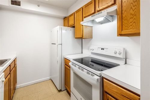 apt-4f-221 Beach 80th St, Rockaway Beach, NY, 11693-2005 | Card Image