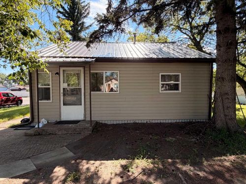 737 6 Ave, Wainwright, AB, T9W1C2 | Card Image