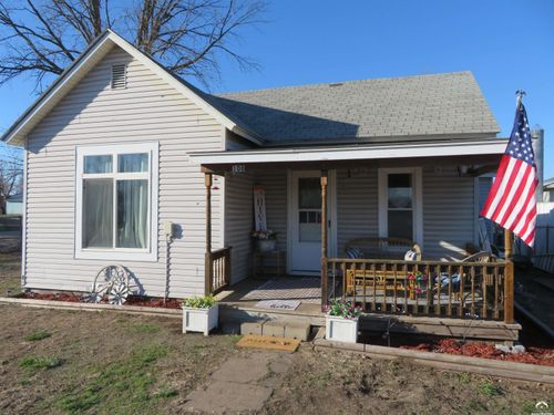 108 W Lake St, Mc Louth, KS, 66054-5301 | Card Image