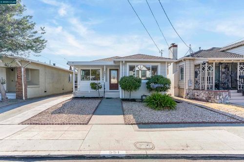 551 30th St, Richmond, CA, 94804-1523 | Card Image