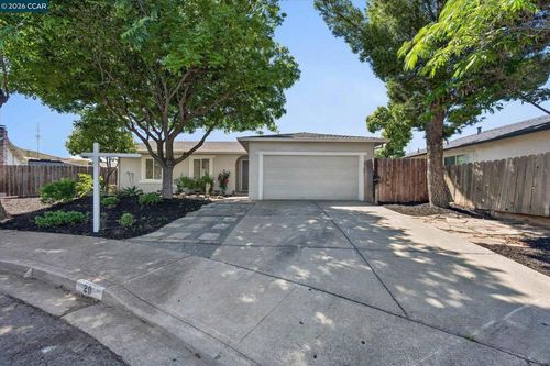 20 Fairway Ct, Pittsburg, CA, 94565-4830 | Card Image