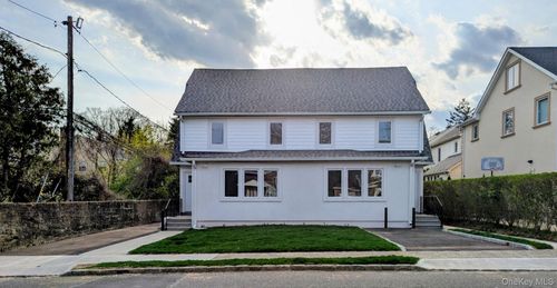 62 Forest Row, North Hempstead, NY, 11024 | Card Image