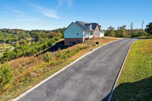 86 Blue Herring Way, Sevierville, TN, 37876-2713 | Card Image