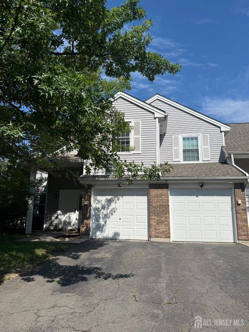 108 Lawrence Ln, New Brunswick, NJ, 08901-3907 | Card Image