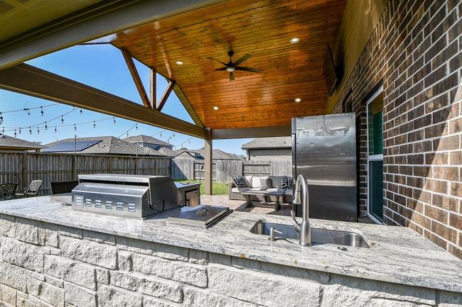 2626 Summer Indigo Trl, House other with 5 bedrooms, 3 bathrooms and 2 parking in Pearland TX | Image 45