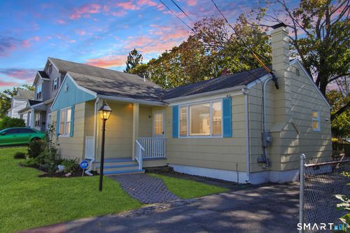 166 Laurel St, West Haven, CT, 06516-5645 | Card Image