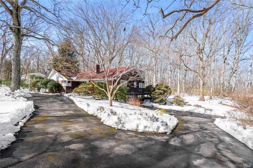 15 Springwood Path, Syosset, NY, 11791-1304 | Card Image