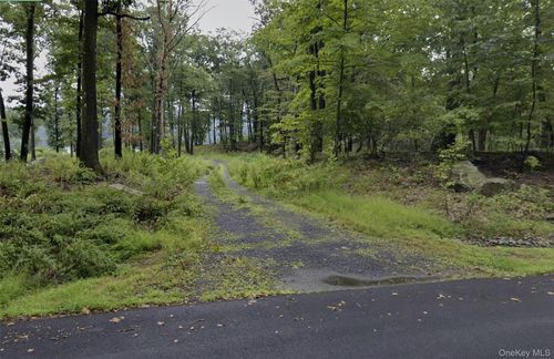 134 Bellevue Rd, Highland, NY, 12528-1106 | Card Image