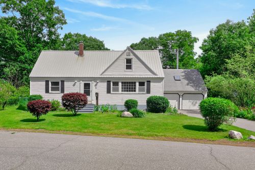 82 Columbia Ave, Brunswick, ME, 04011-2904 | Card Image