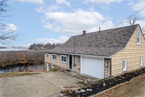 439 Port Dr, Coventry Township, OH, 44319-1632 | Card Image