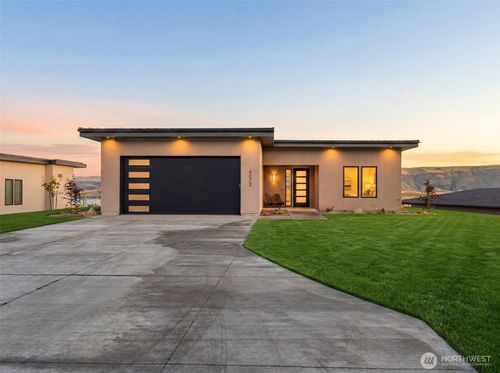 9072 Trellis Ln Nw, Quincy, WA, 98848-8005 | Card Image