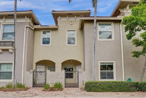unit-402-2851 W Prospect Rd, Tamarac, FL, 33309-2594 | Card Image