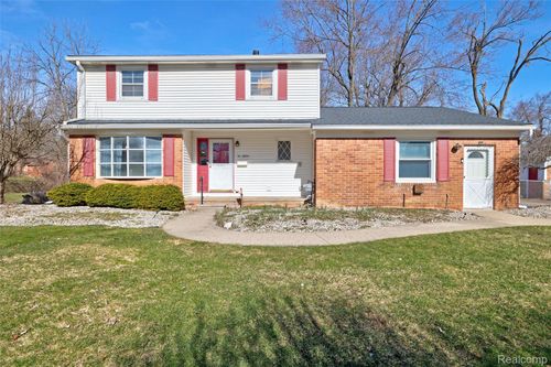 215 Parkview Blvd, Lake Orion, MI, 48362-3425 | Card Image