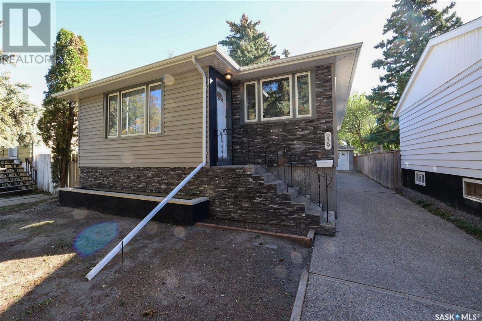 939 Elphinstone St, For Sale in Régina eXp Realty