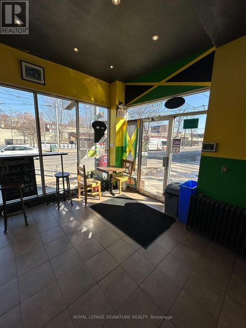 854 Bathurst St, Toronto, ON, M5R3G3 | Card Image