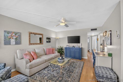 203-2880 Lake Osborne Dr, Lake Worth Beach, FL, 33461-5905 | Card Image