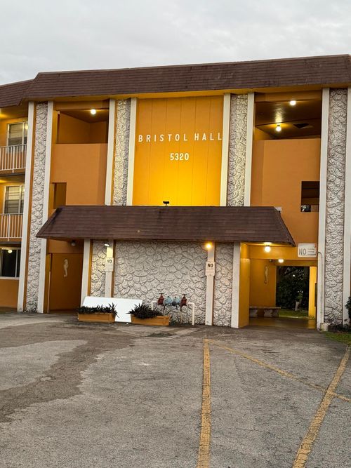 205-5320 Nw 11th St, Lauderhill, FL, 33313-6481 | Card Image