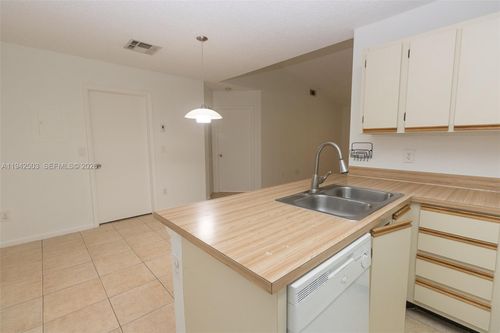p-18328 Nw 68th Ave, Hialeah, FL, 33015-3426 | Card Image