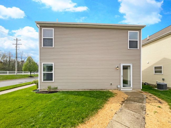 6330 Pompano St, House other with 2 bedrooms, 3 bathrooms and null parking in Canal Winchester OH | Image 9