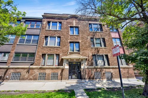 3-916 W Waveland Ave, Chicago, IL, 60613-6240 | Card Image