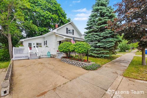 511 E River St, Cadillac, MI, 49601-1441 | Card Image