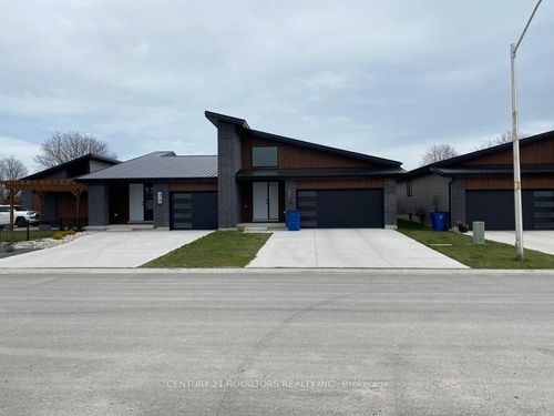 11 Clara Cres, Chatham, ON, N7M0R8 | Card Image