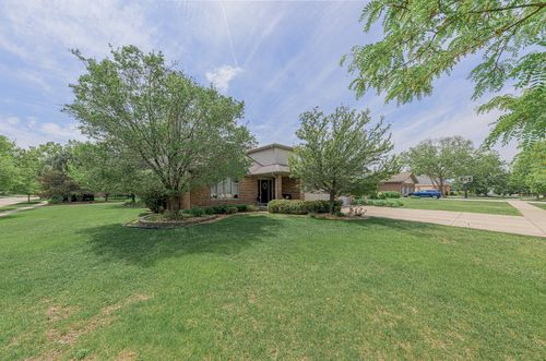12097 Heinecke Dr, Mokena, IL, 60448-8134 | Card Image