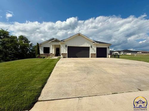 8100 Sw 27th St, Topeka, KS, 66614 | Card Image