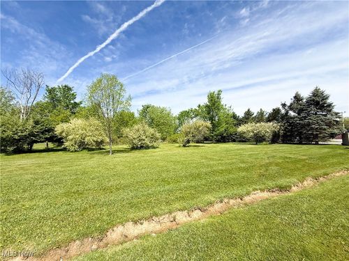 49632 Foxwood Ln, East Palestine, OH, 44413-8792 | Card Image