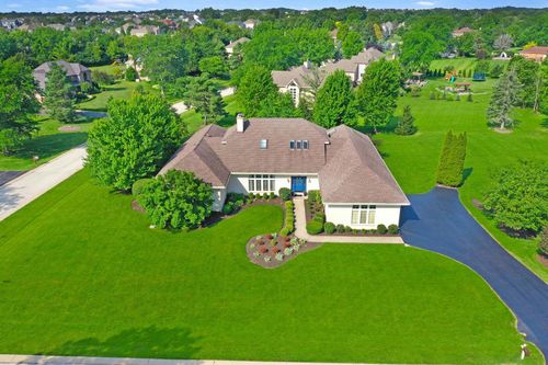 185 Peregrine Ln, Hawthorn Woods, IL, 60047-7565 | Card Image