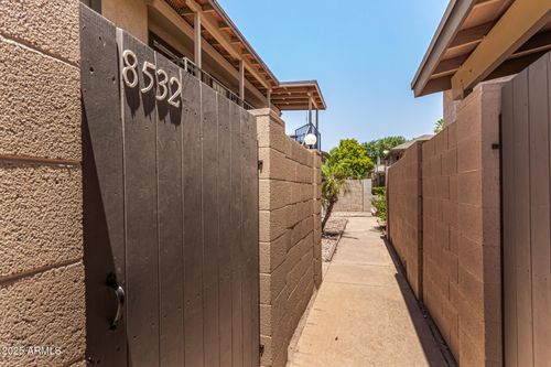 8532 E Portland St, Scottsdale, AZ, 85257-4122 | Card Image