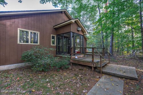 2 Old Stonebreak Rd, Malta, NY, 12020-4901 | Card Image