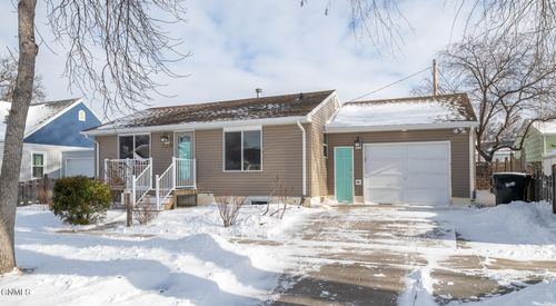 815 11th Street N, Bismarck, ND, 58501 | Card Image