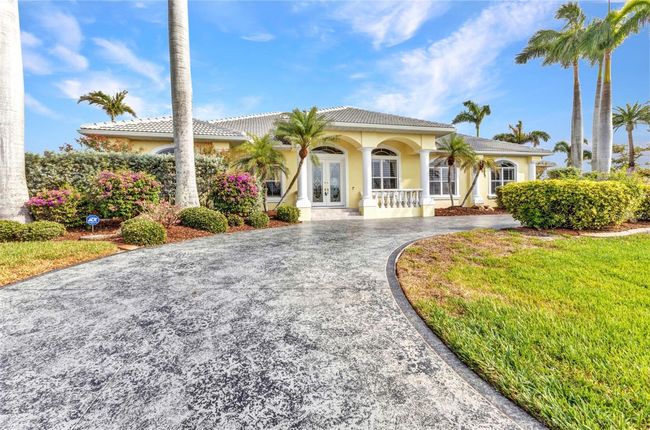 15490 Seafoam Cir, House other with 3 bedrooms, 3 bathrooms and null parking in PORT CHARLOTTE FL | Image 12