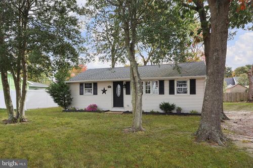 17 Hollycrest Dr, Brick, NJ, 08723-7536 | Card Image