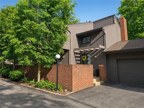 703f-1044 Canyon View Rd, Sagamore Hills, OH, 44067-2276 | Card Image