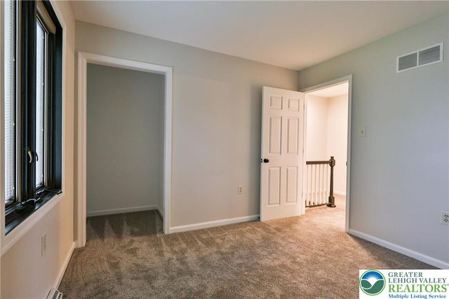 5470 Summit St, House other with 3 bedrooms, 3 bathrooms and null parking in Whitehall PA | Image 33