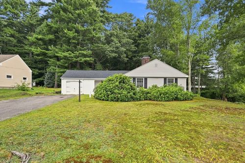 92 Oak Hollow Rd, Springfield, MA, 01128-1335 | Card Image