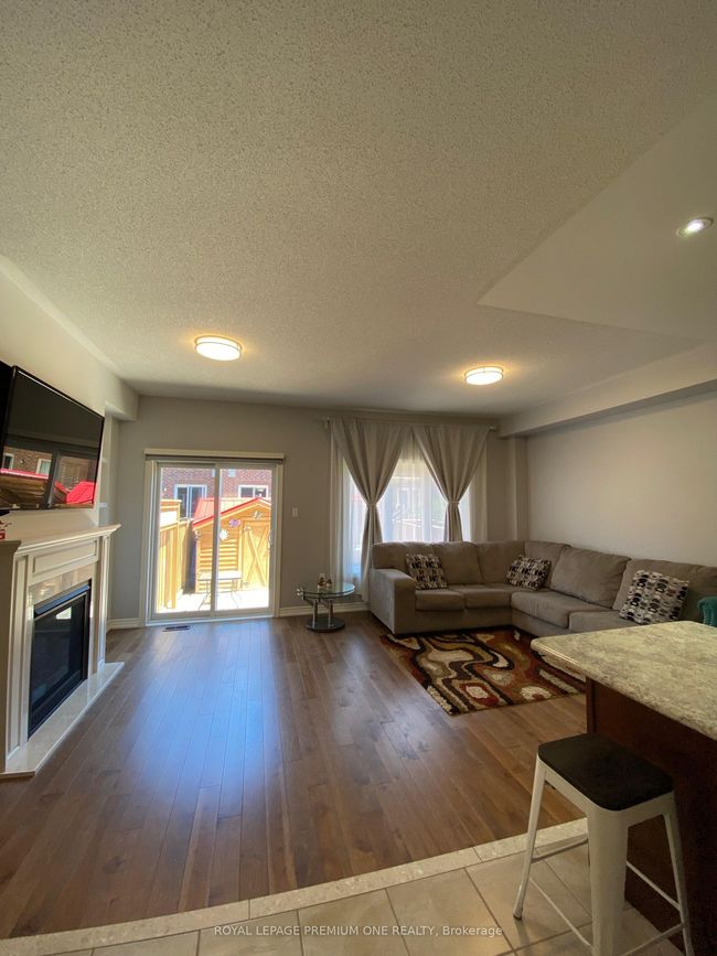 51 Prosser Cres, House attached with 4 bedrooms, 4 bathrooms and 3 parking in Sutton West ON | Image 11